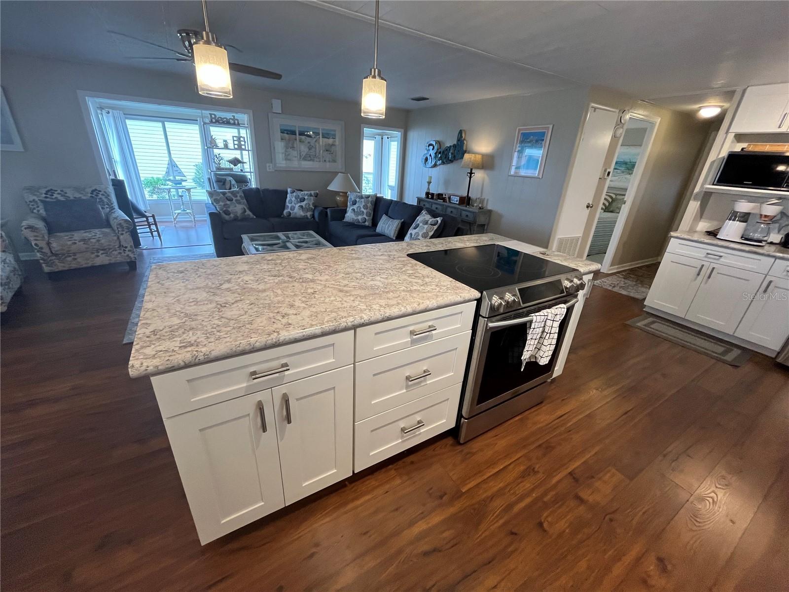 623 CERVINA DR — photo 27