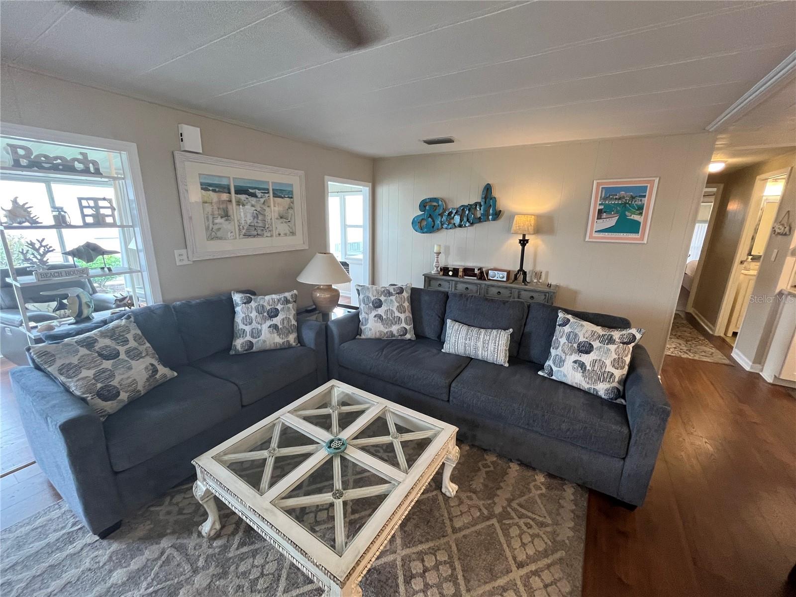 623 CERVINA DR — photo 32