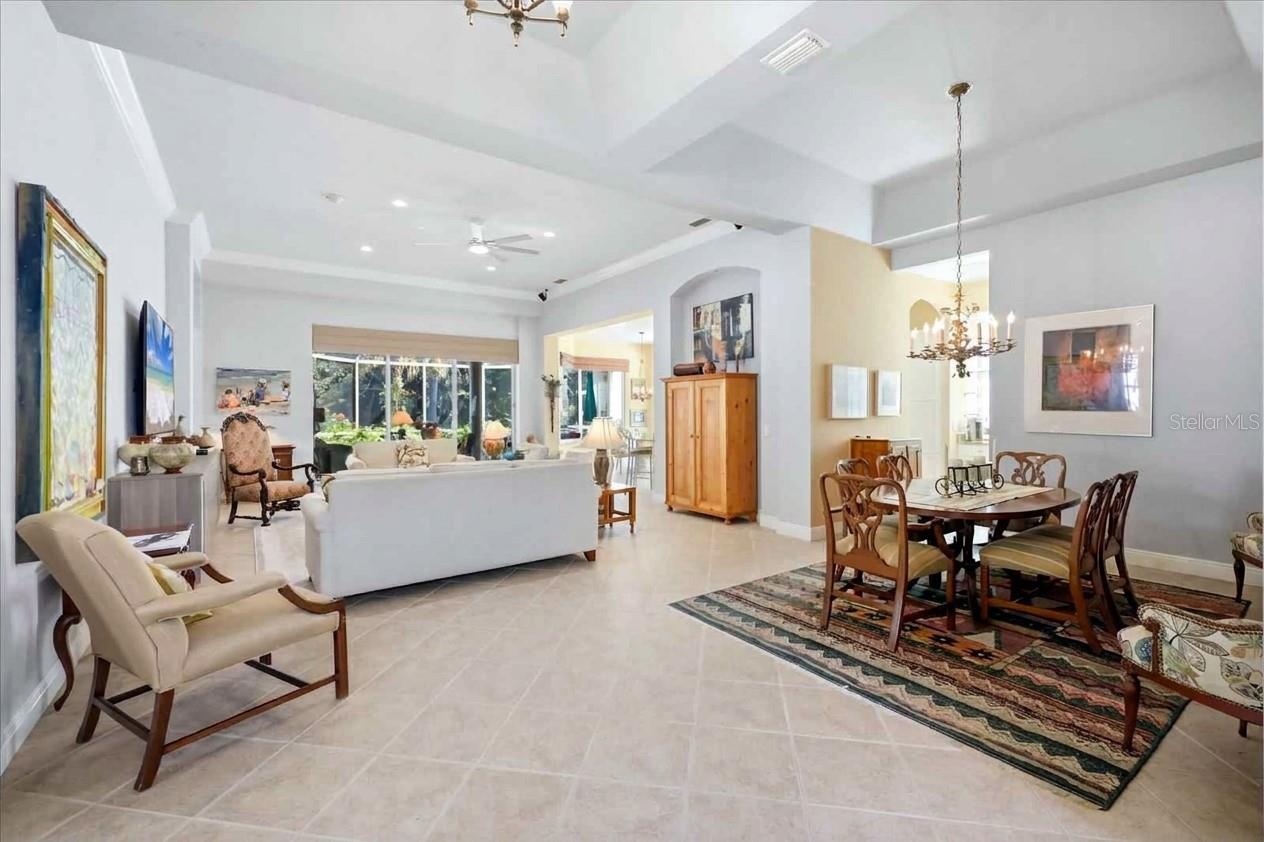 8147 ABINGDON CT — photo 4