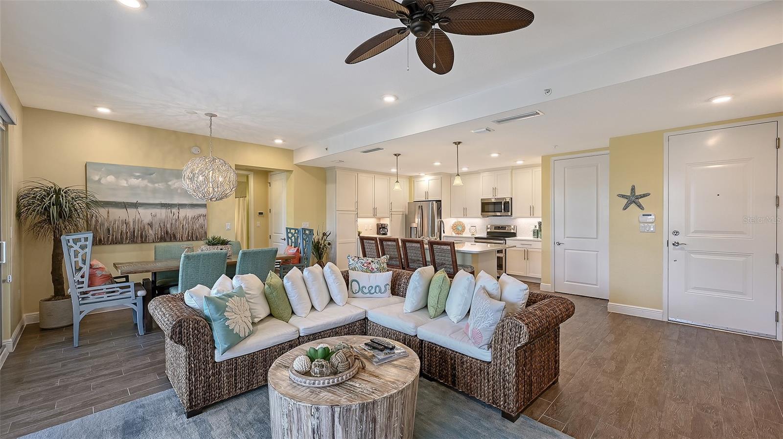 388 ARUBA CIR #201 — photo 16