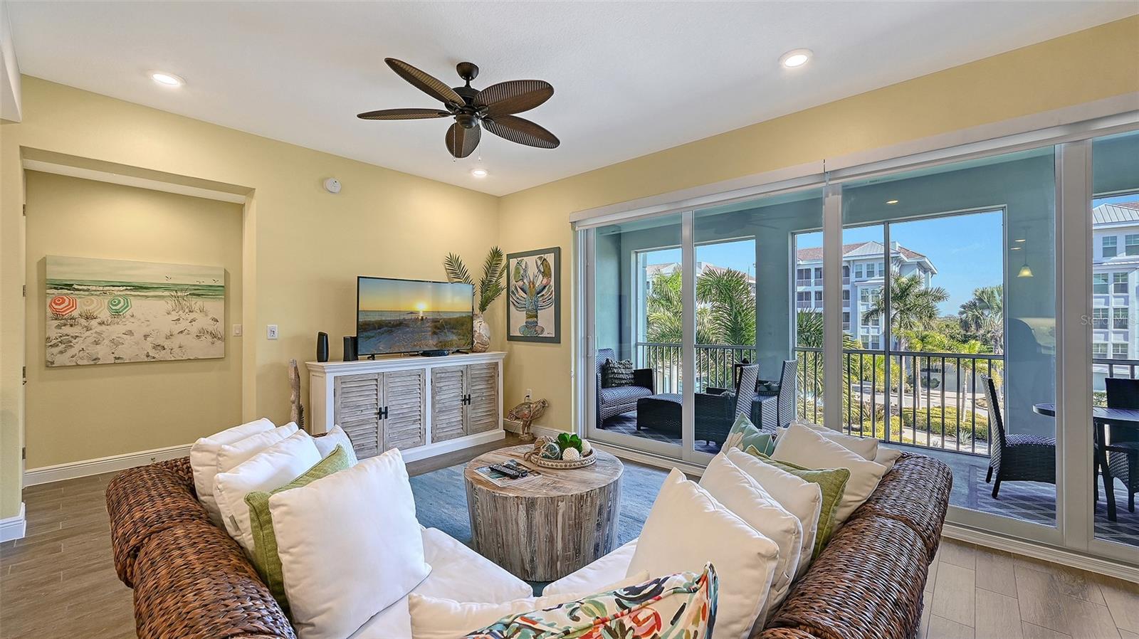 388 ARUBA CIR #201 — photo 9