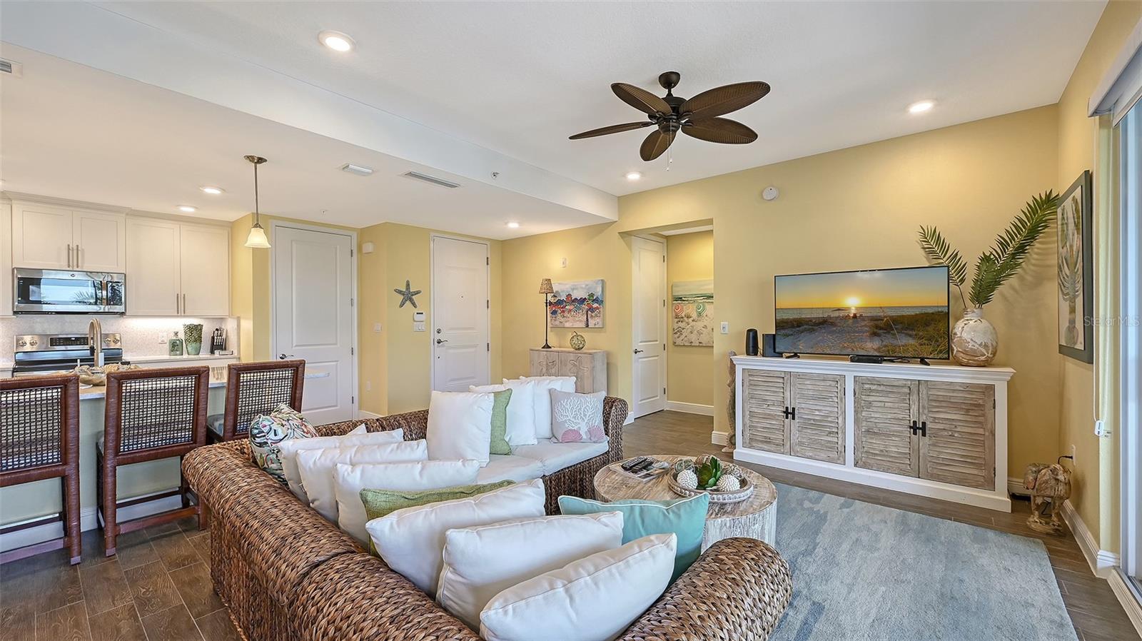 388 ARUBA CIR #201 — photo 15