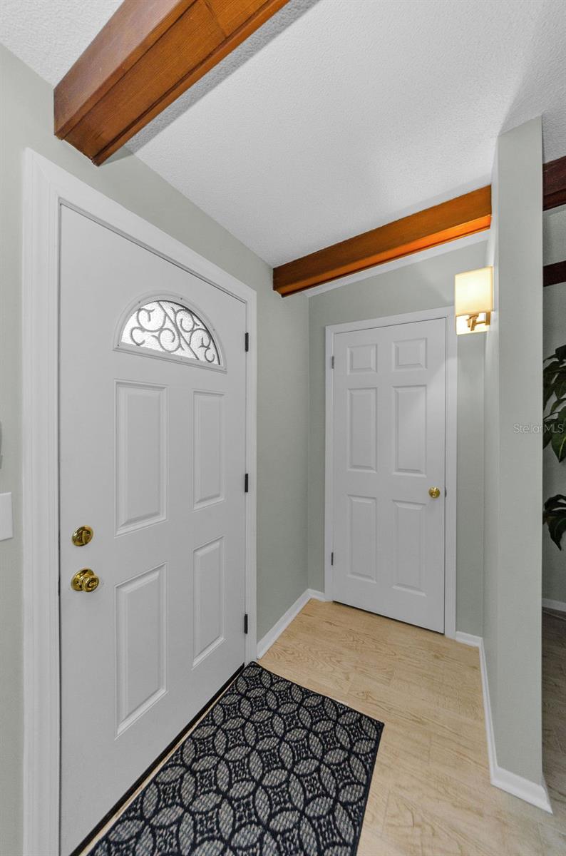 1525 RUTH RD — photo 3