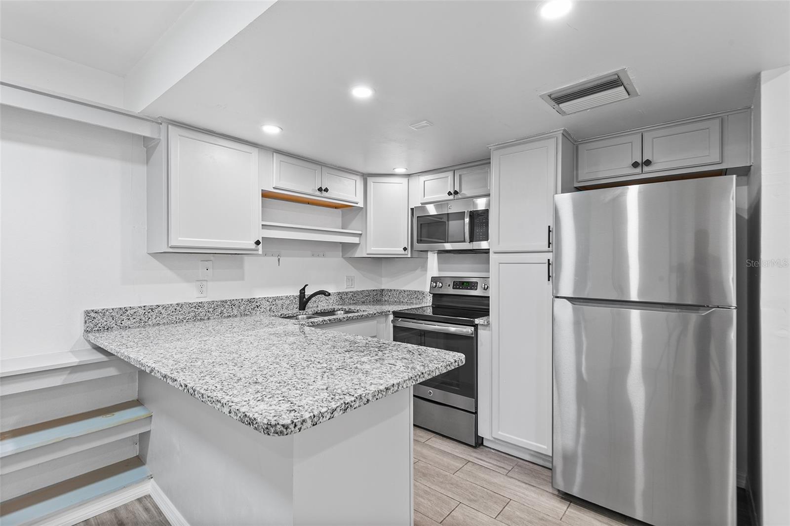555 62ND ST S #115 — photo 3