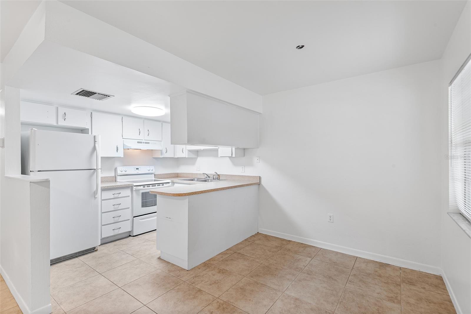 555 62ND ST S #105 — photo 4