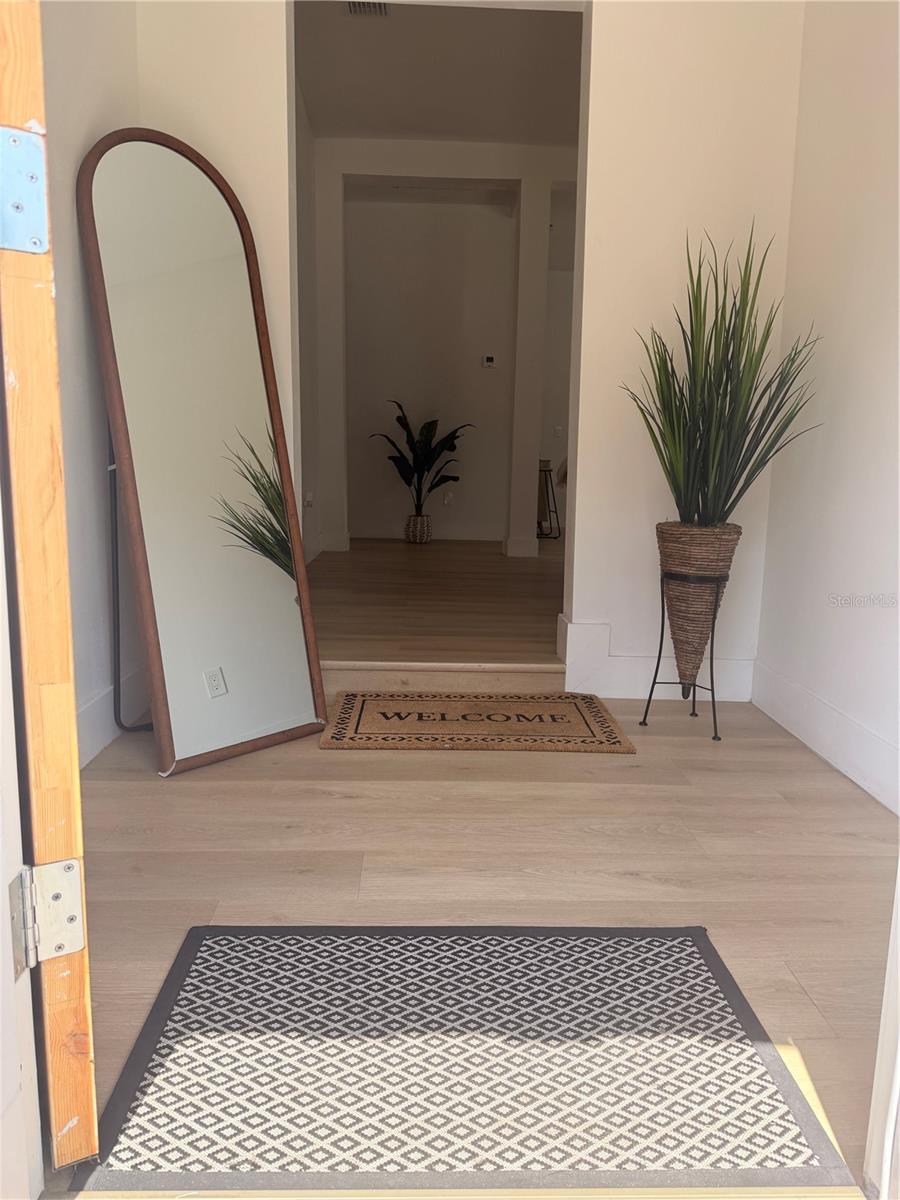 3006 N JEFFERSON ST — photo 2