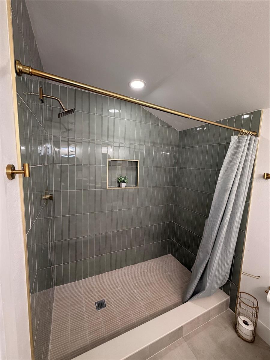 3006 N JEFFERSON ST — photo 9