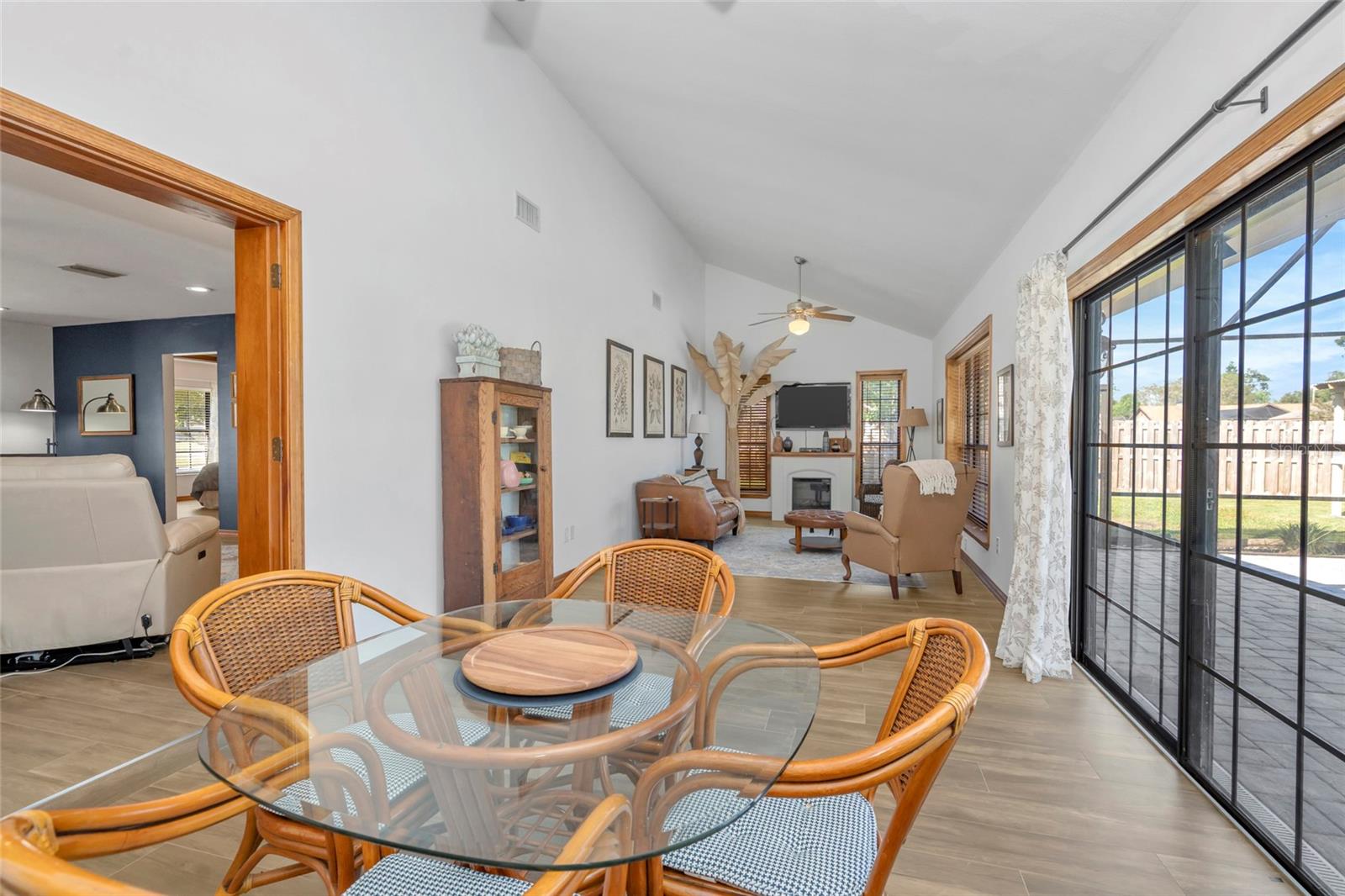 4614 DUXBERRY LN — photo 32