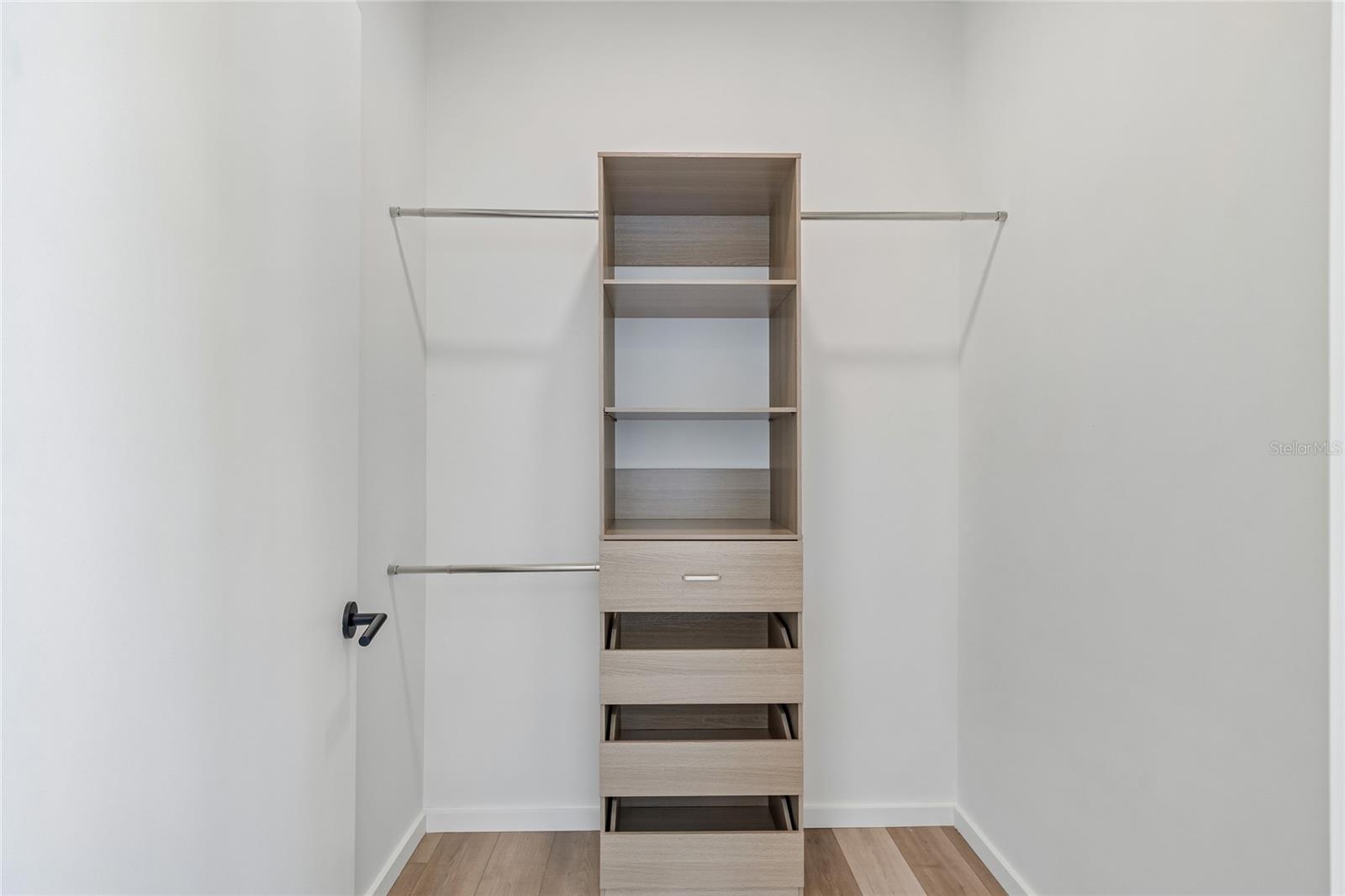 1305 HILTON PL — photo 38