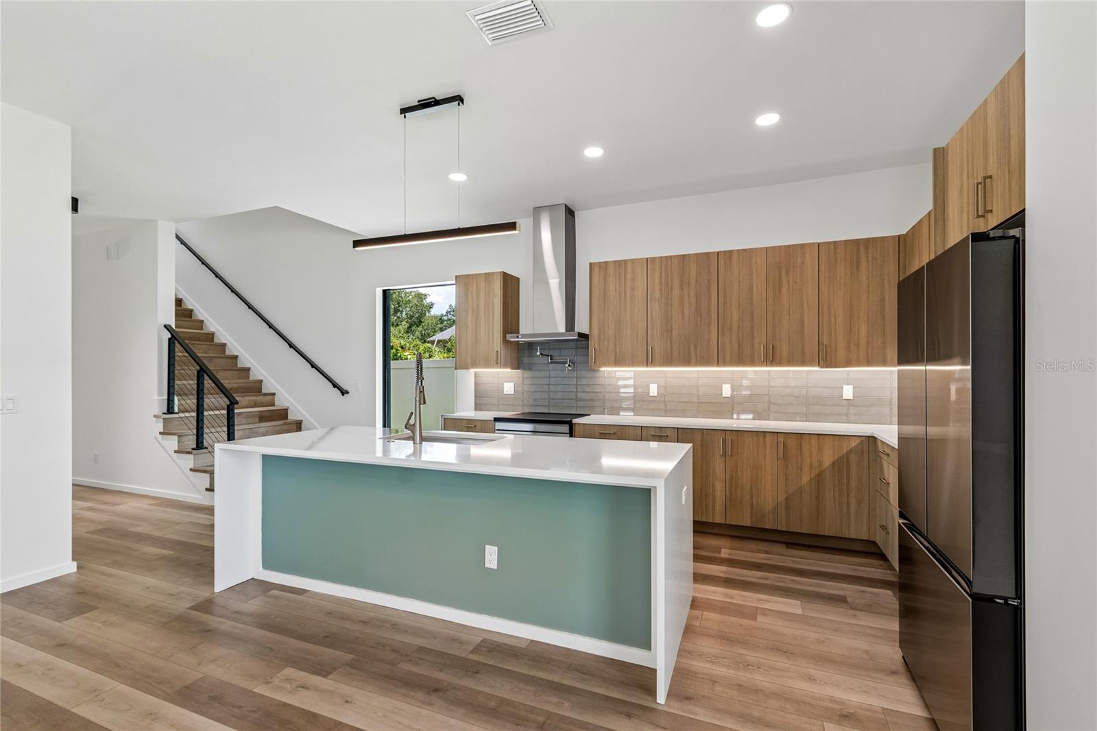 1305 HILTON PL — photo 15