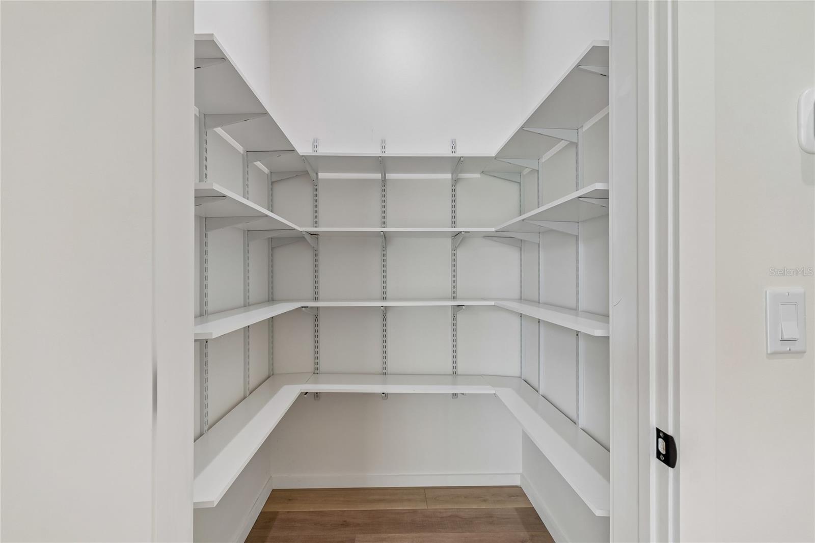 1305 HILTON PL — photo 10