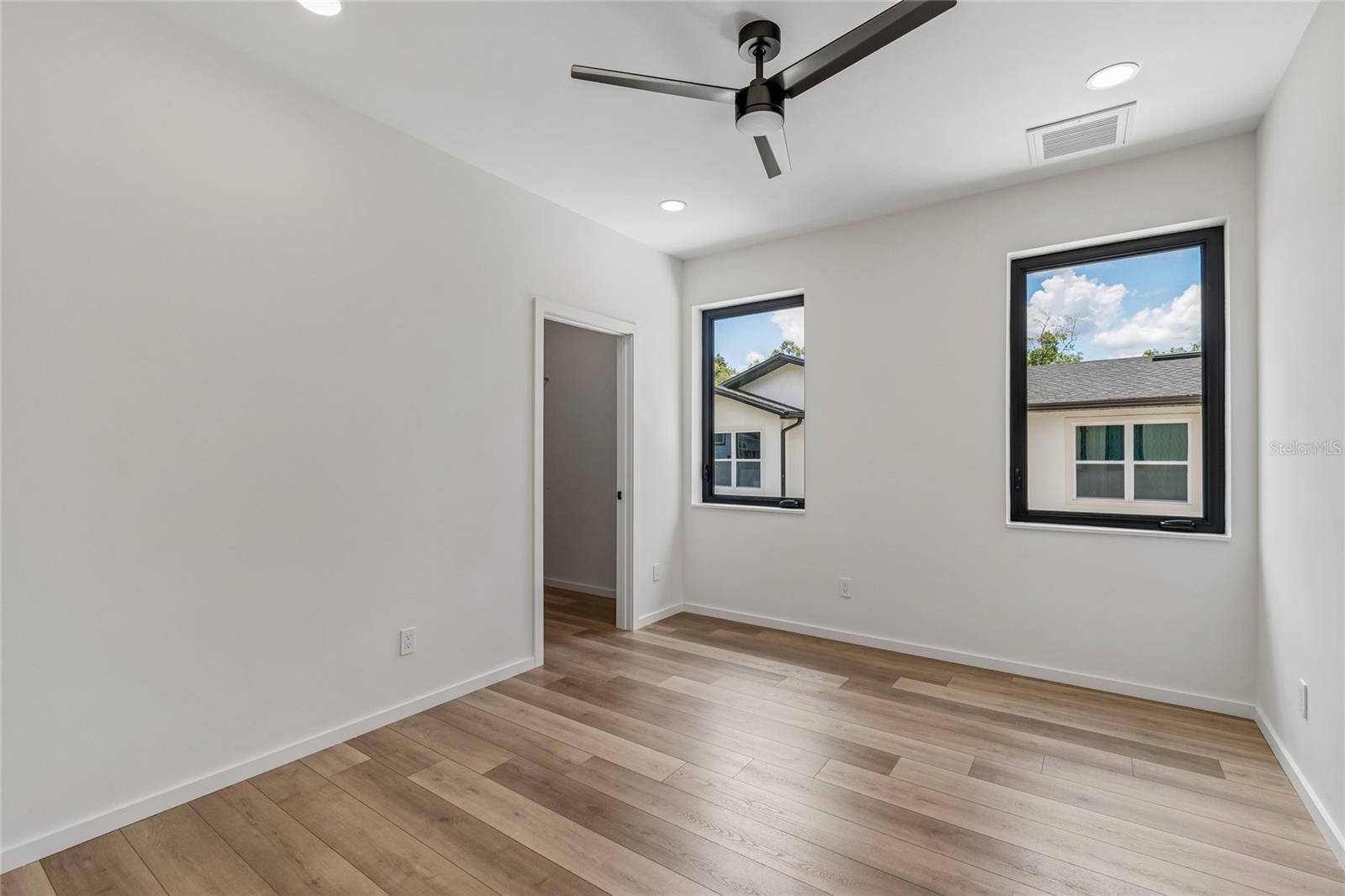 1305 HILTON PL — photo 36