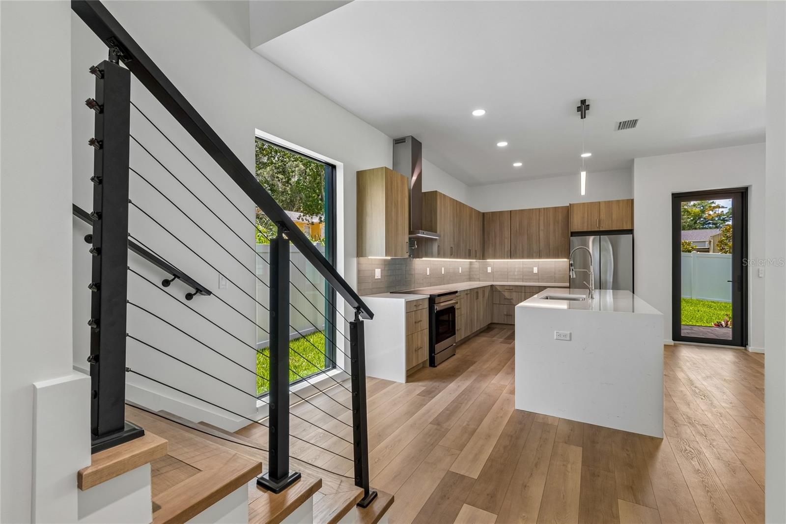 1305 HILTON PL — photo 11