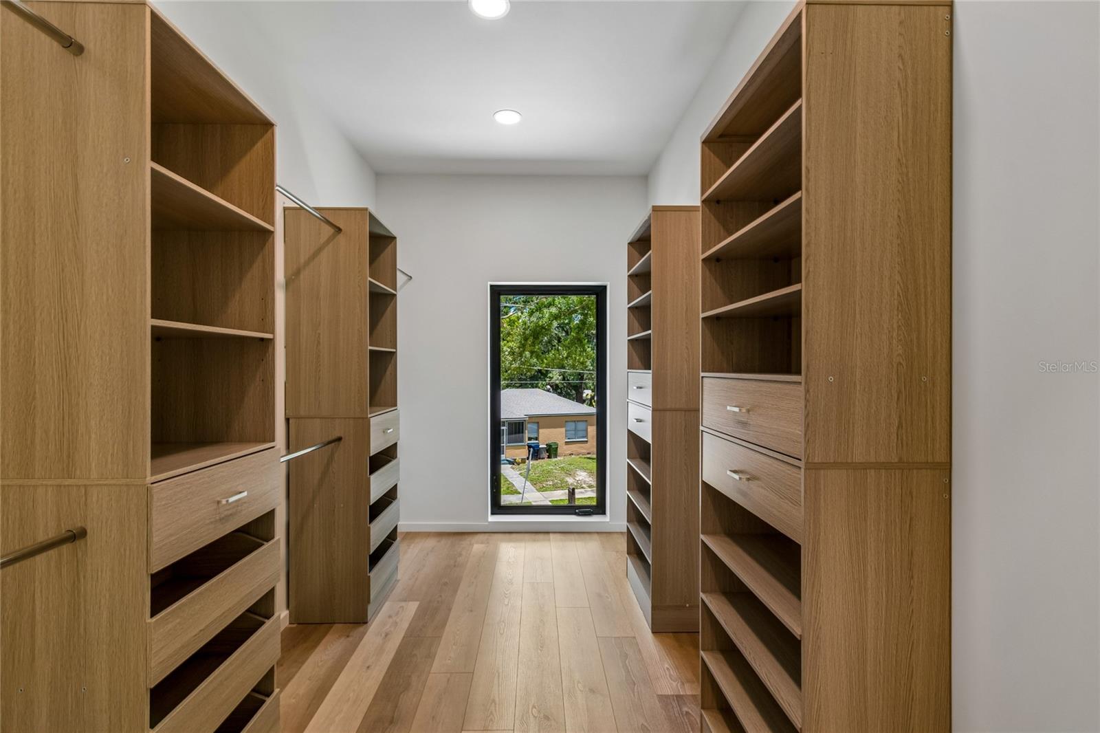 1305 HILTON PL — photo 23