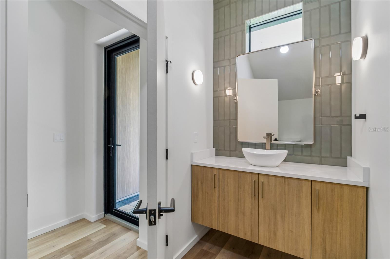 1305 HILTON PL — photo 9