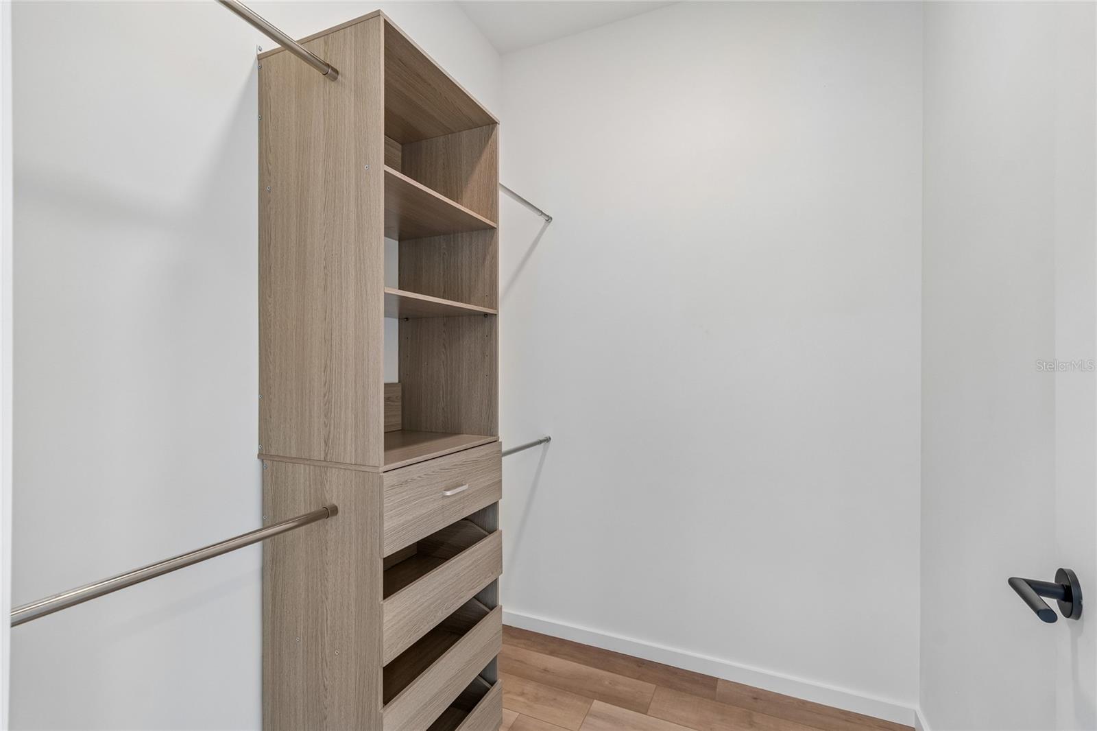 1305 HILTON PL — photo 35