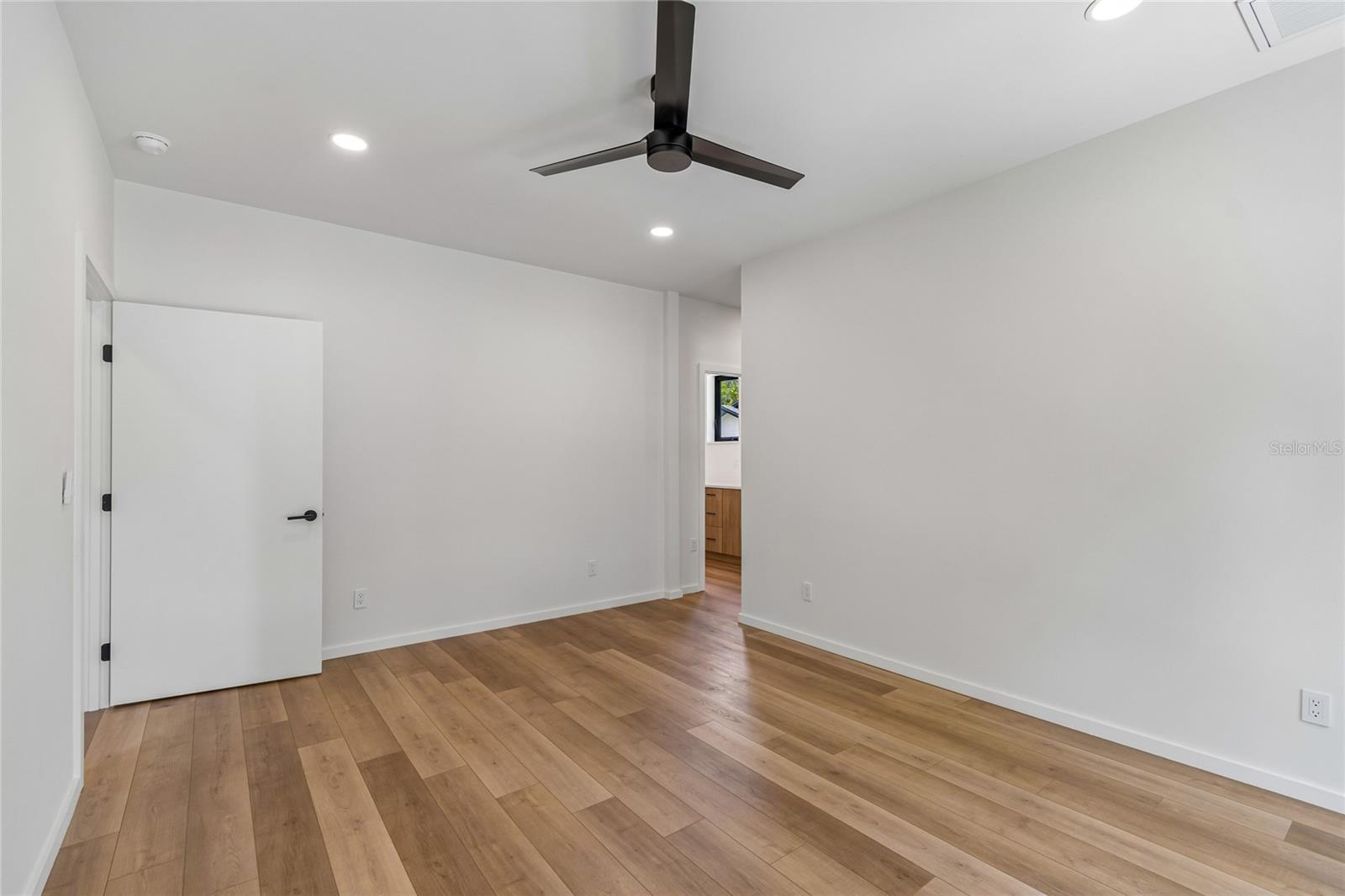 1305 HILTON PL — photo 21