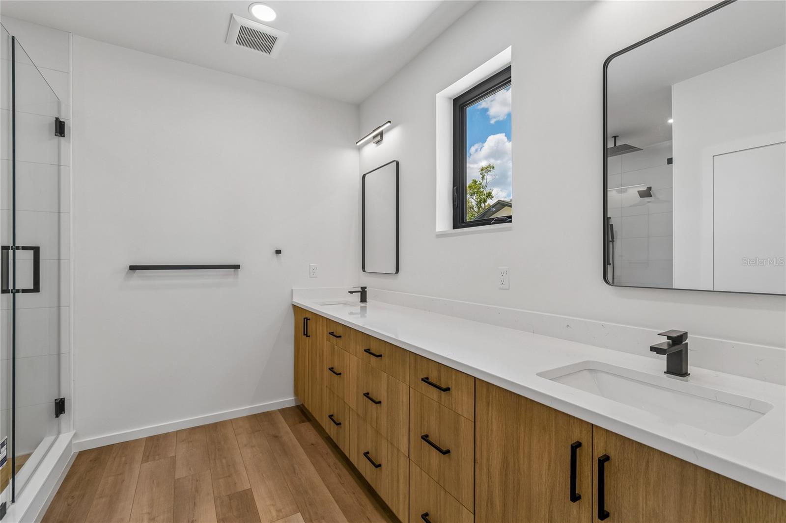 1305 HILTON PL — photo 24