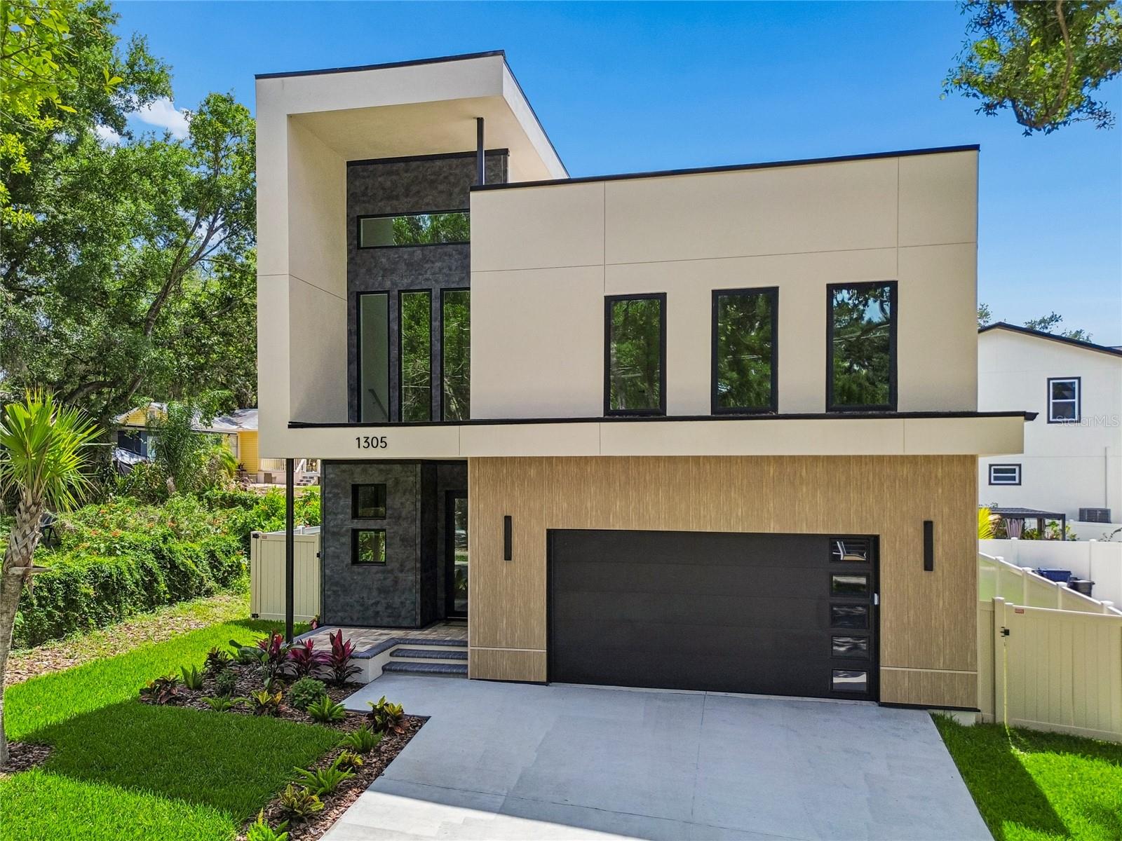 1305 HILTON PL — photo 43