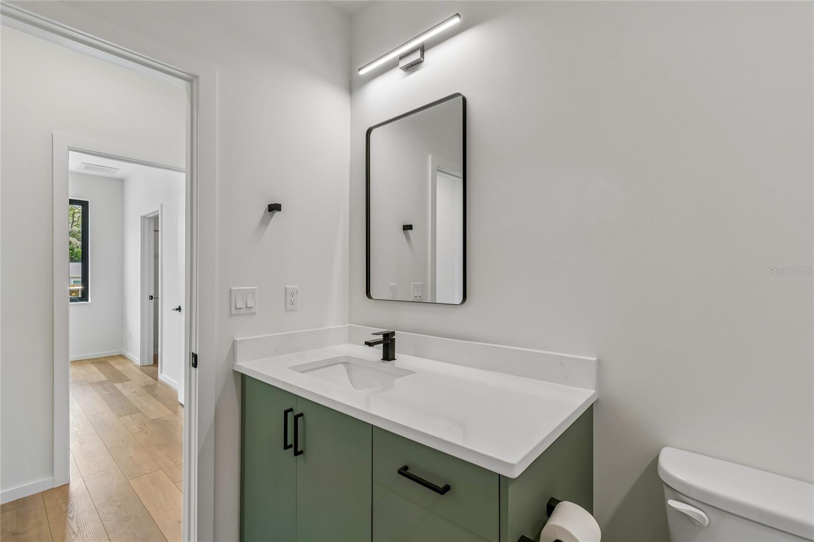 1305 HILTON PL — photo 32