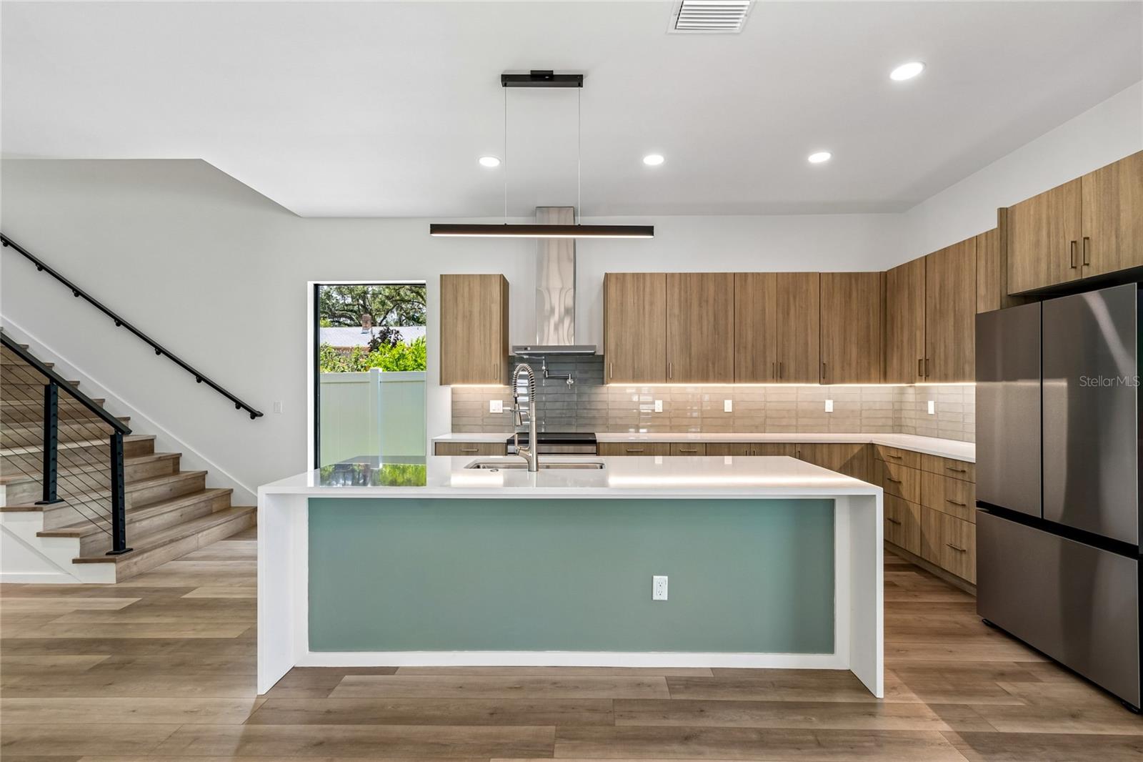 1305 HILTON PL — photo 16