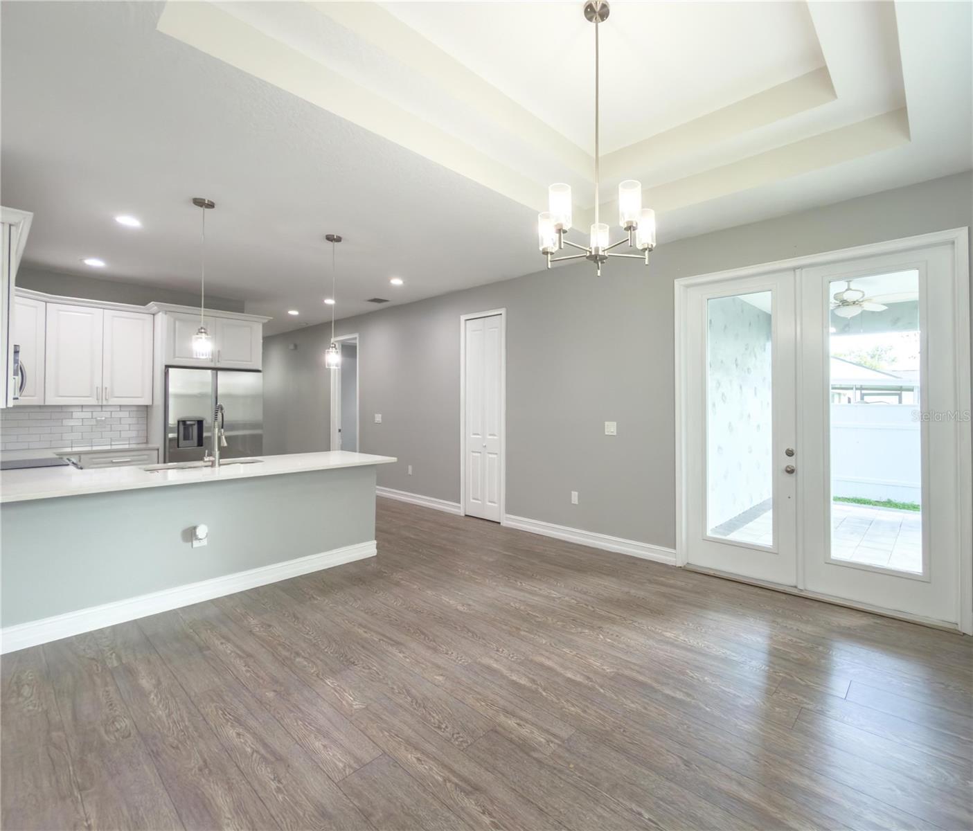 3920 W CRENSHAW ST — photo 23