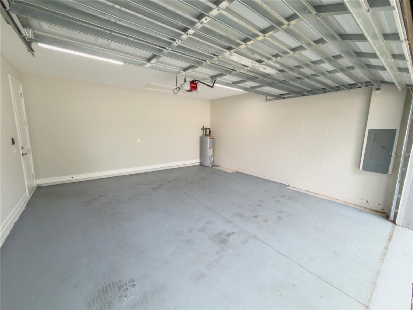 3920 W CRENSHAW ST — photo 43
