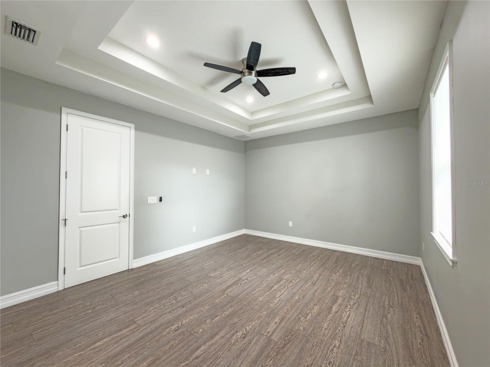 3920 W CRENSHAW ST — photo 25