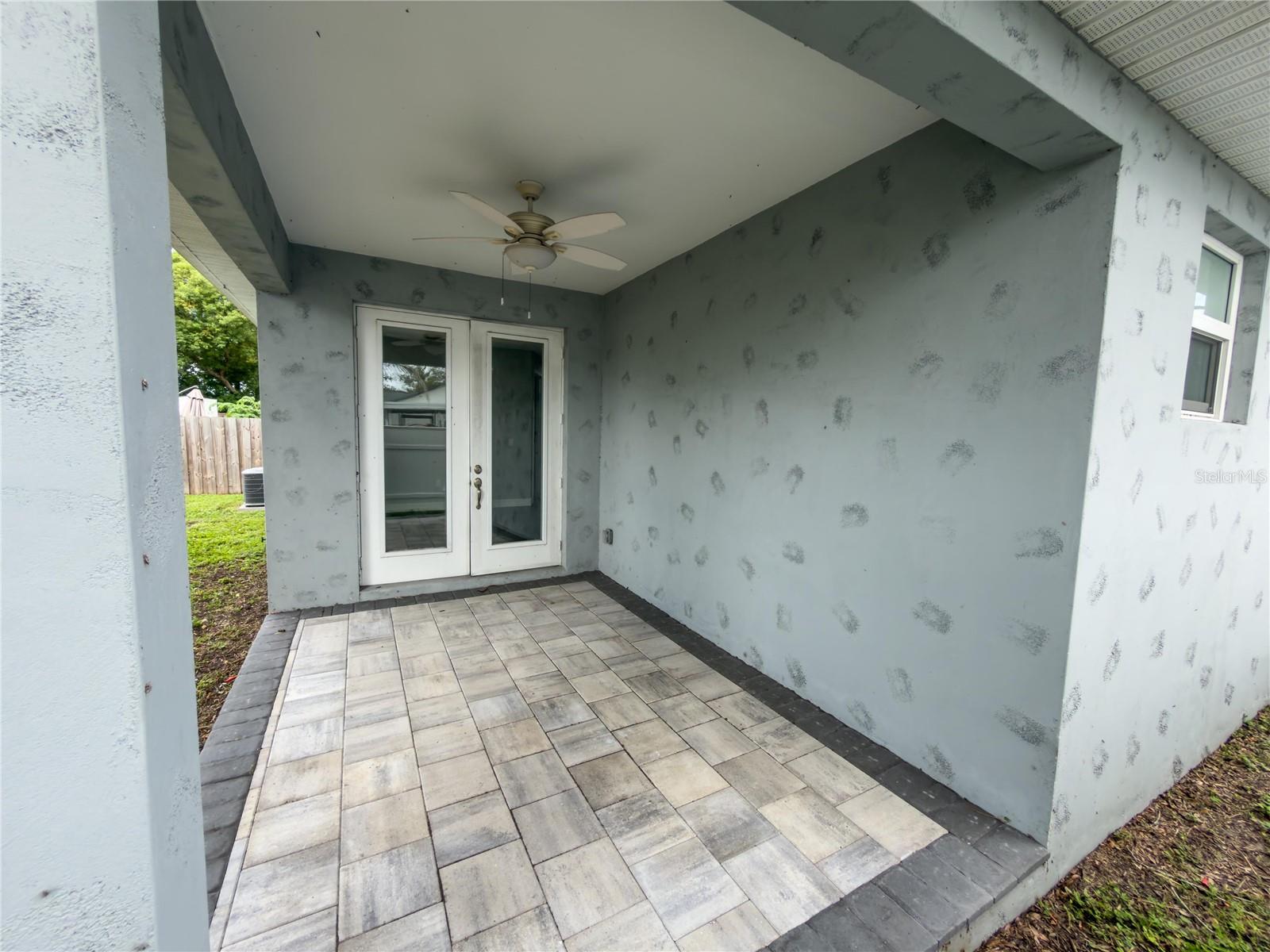 3920 W CRENSHAW ST — photo 10