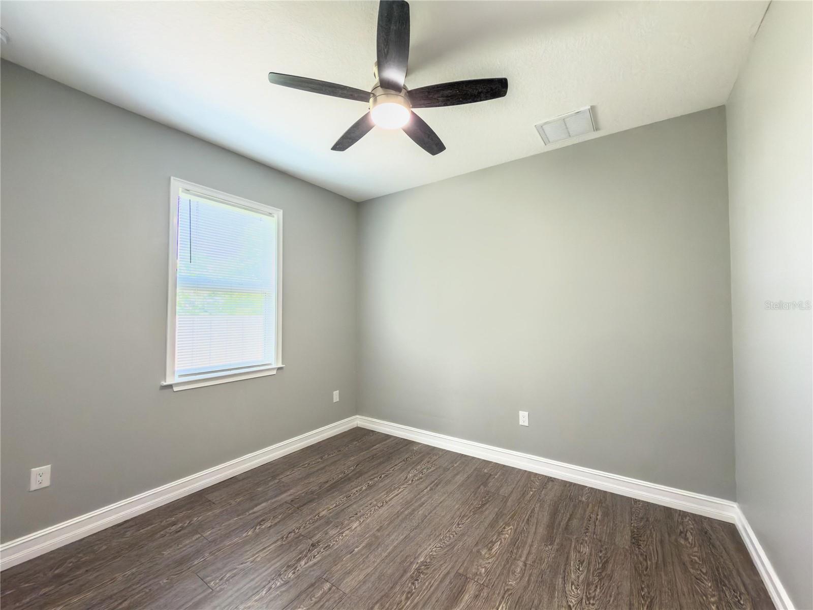 3920 W CRENSHAW ST — photo 36