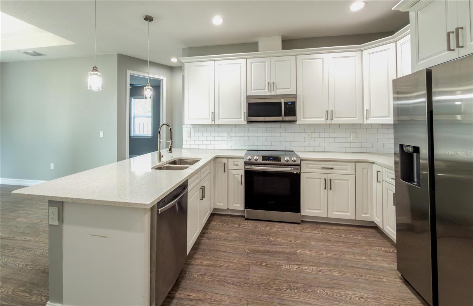 3920 W CRENSHAW ST — photo 18