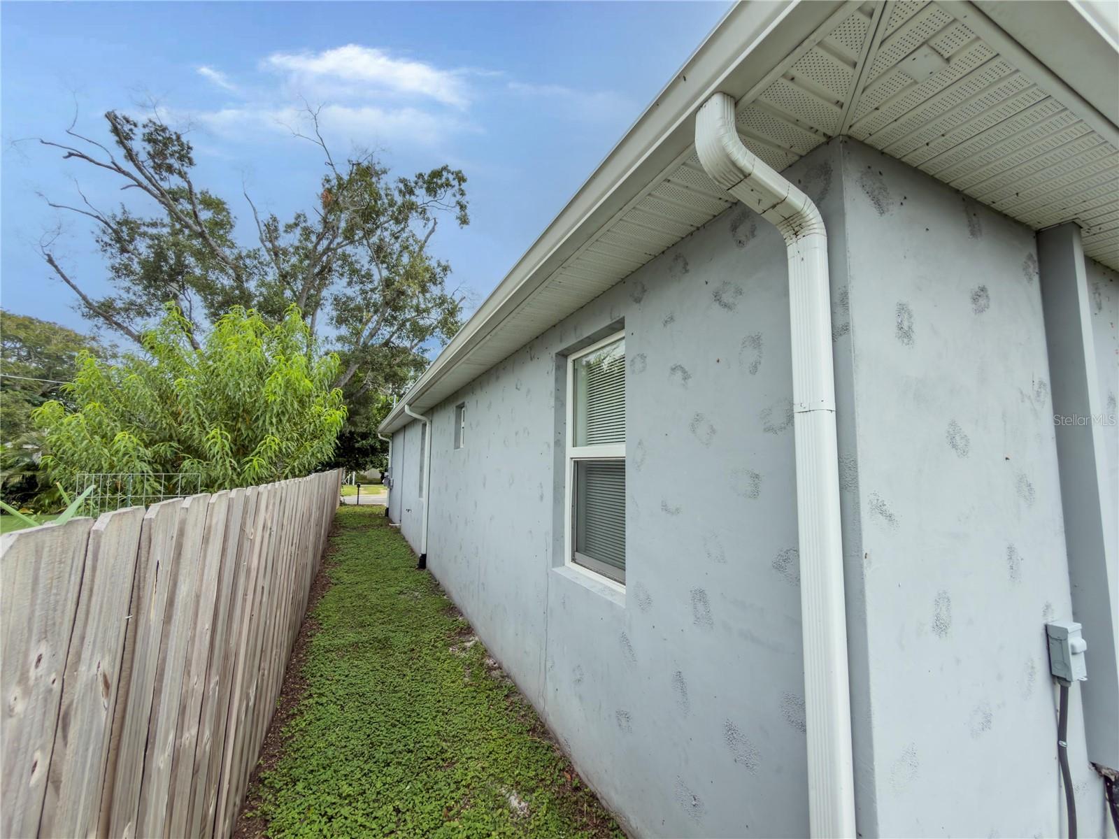 3920 W CRENSHAW ST — photo 8