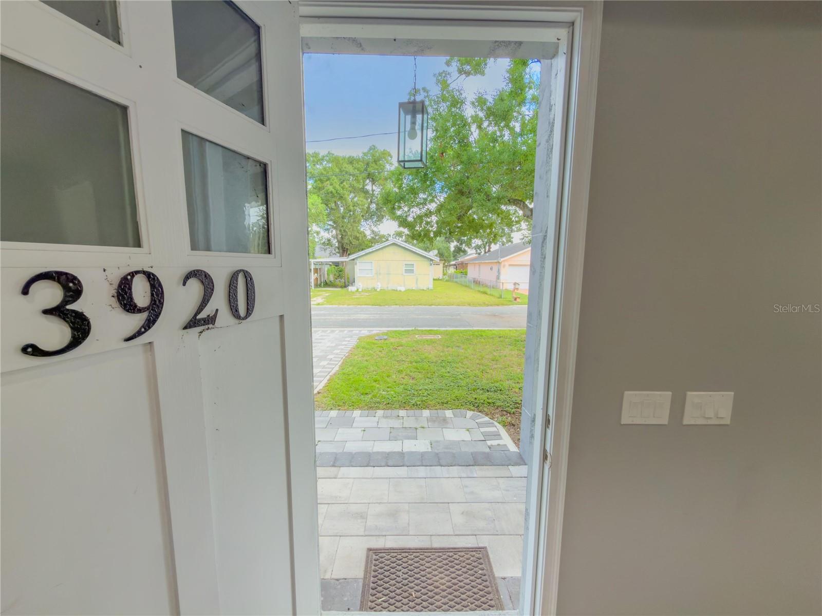 3920 W CRENSHAW ST — photo 44