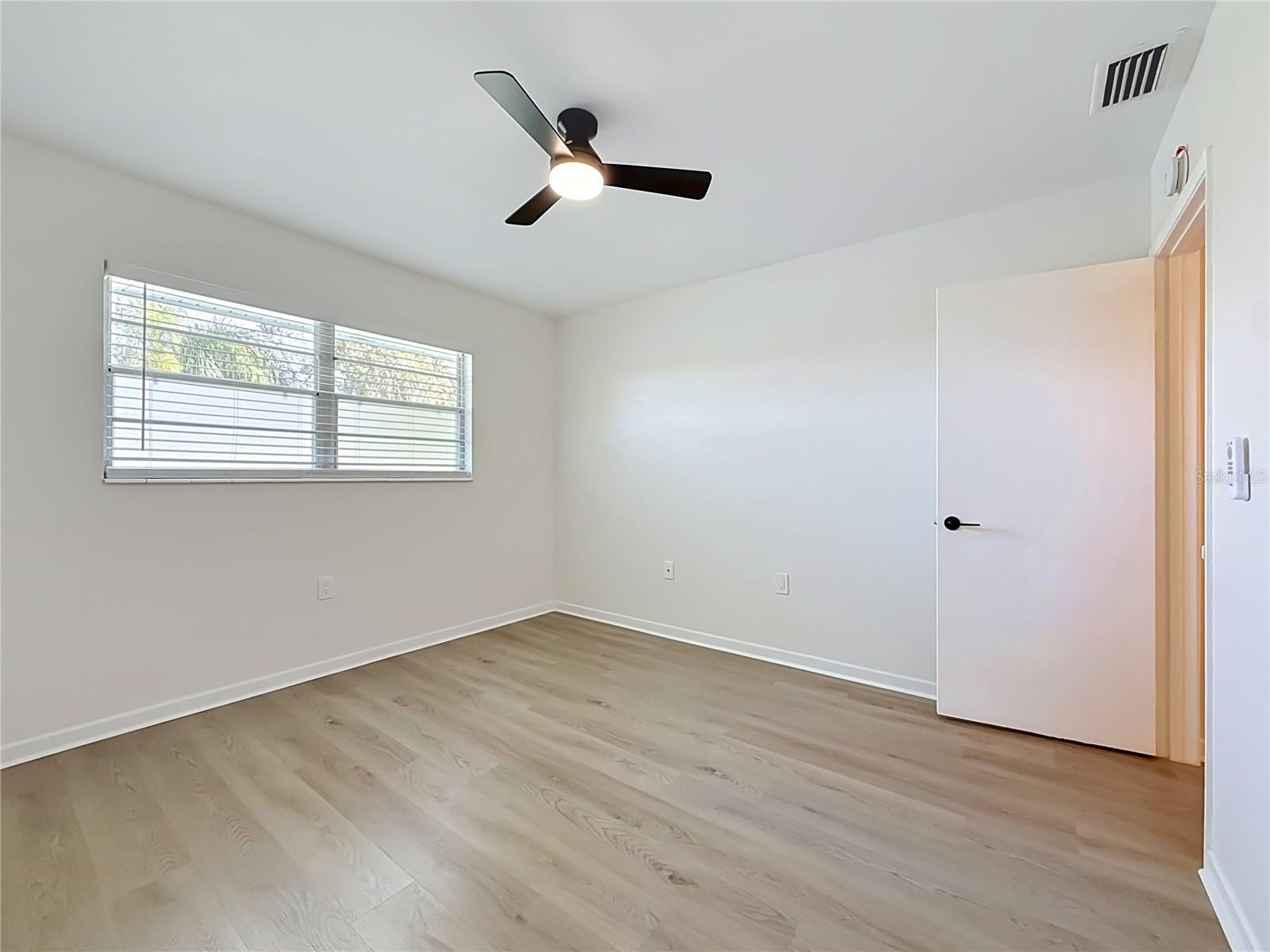 6100 21ST ST N #17 — photo 32