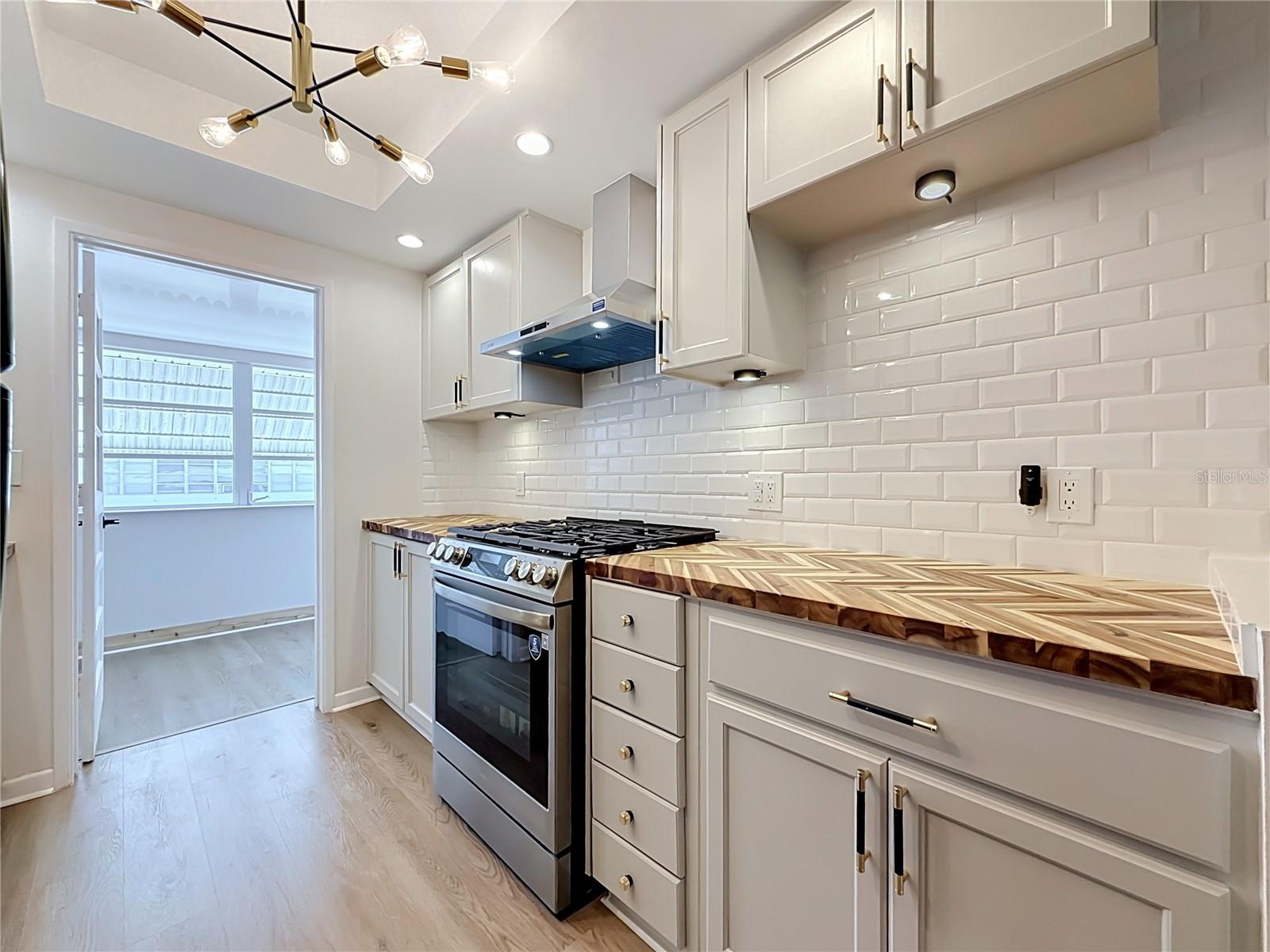 6100 21ST ST N #17 — photo 23