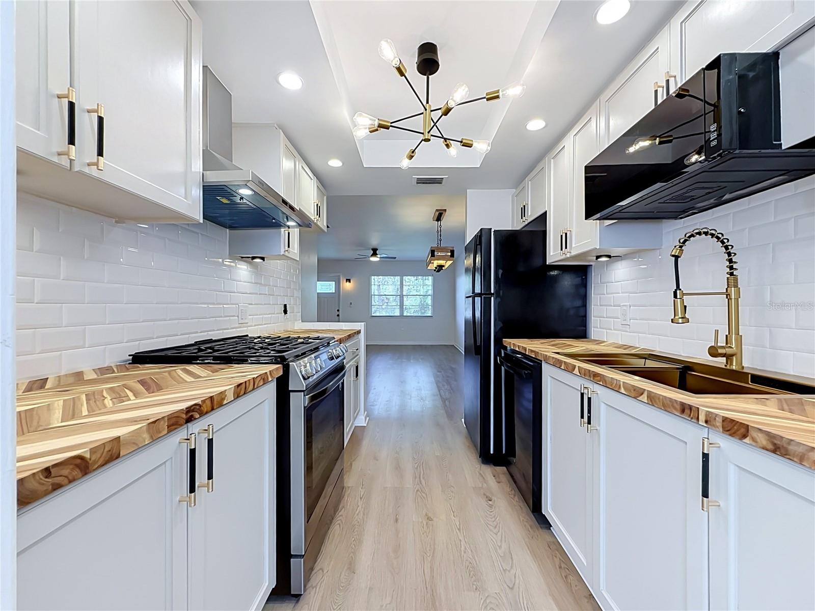 6100 21ST ST N #17 — photo 25