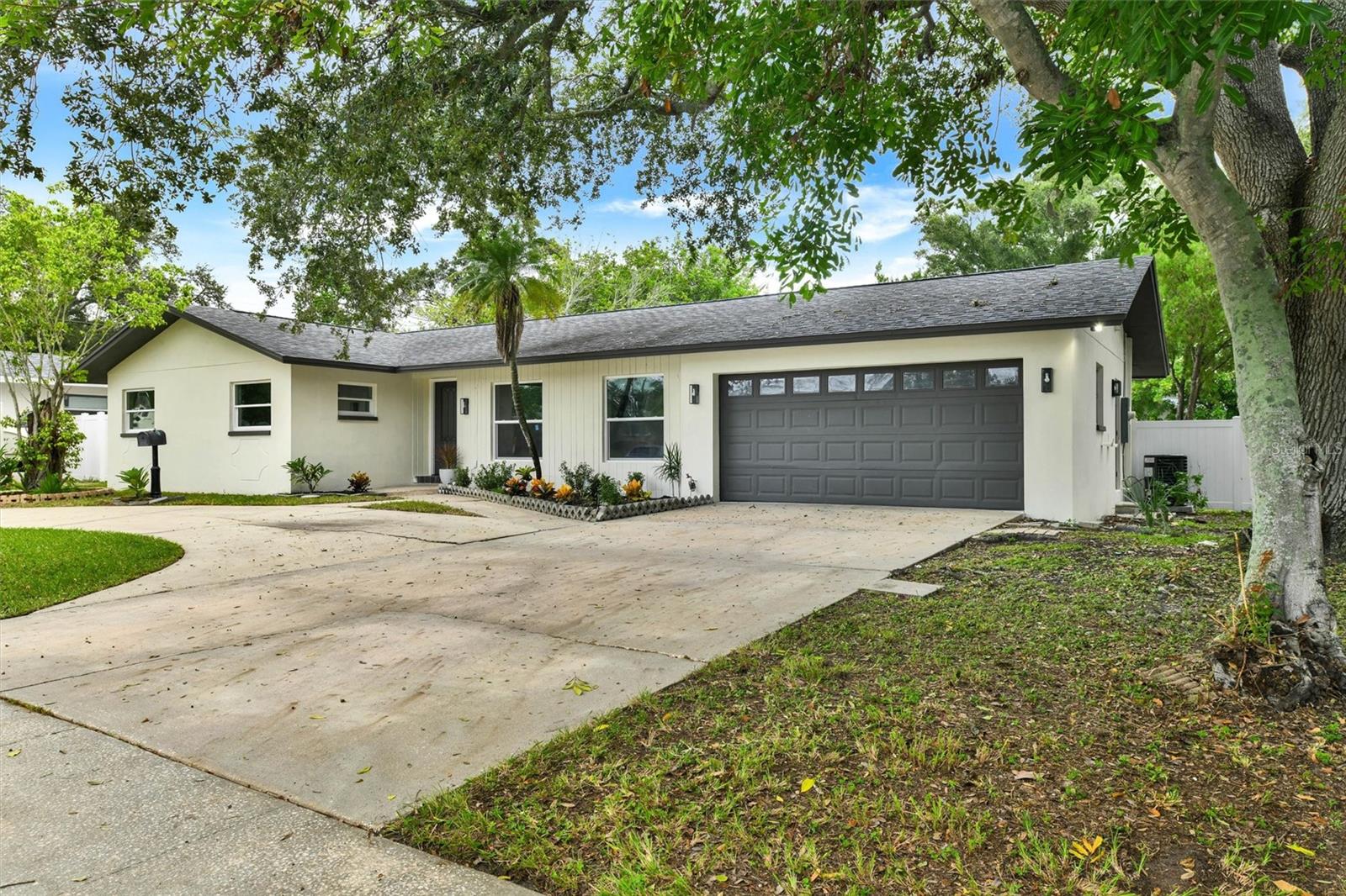 1207 S BELCHER RD — photo 2