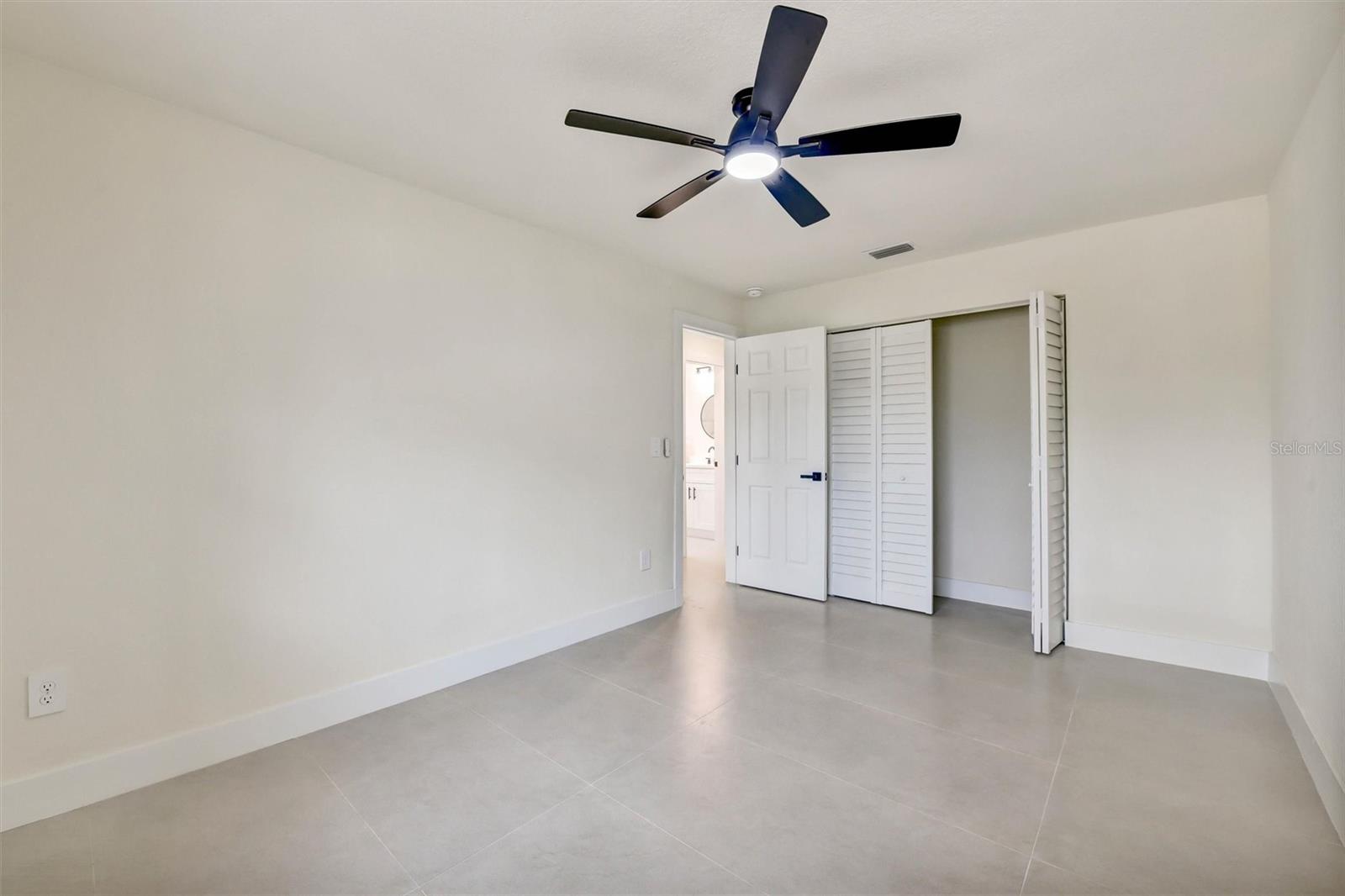 1207 S BELCHER RD — photo 27