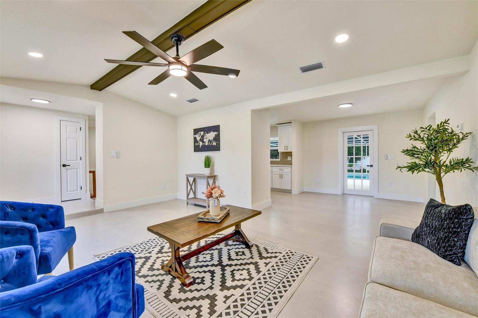 1207 S BELCHER RD — photo 5