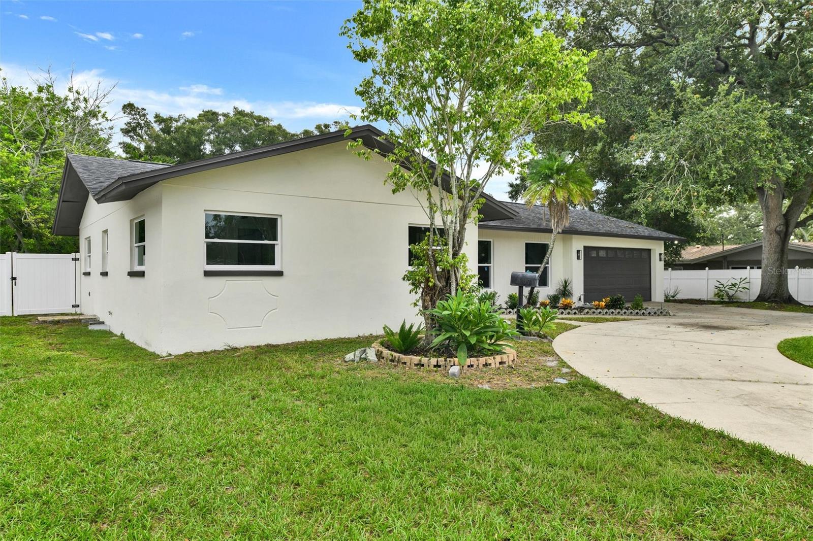 1207 S BELCHER RD — photo 4