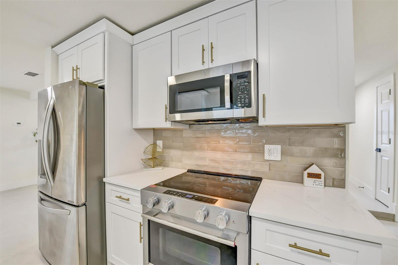 1207 S BELCHER RD — photo 10