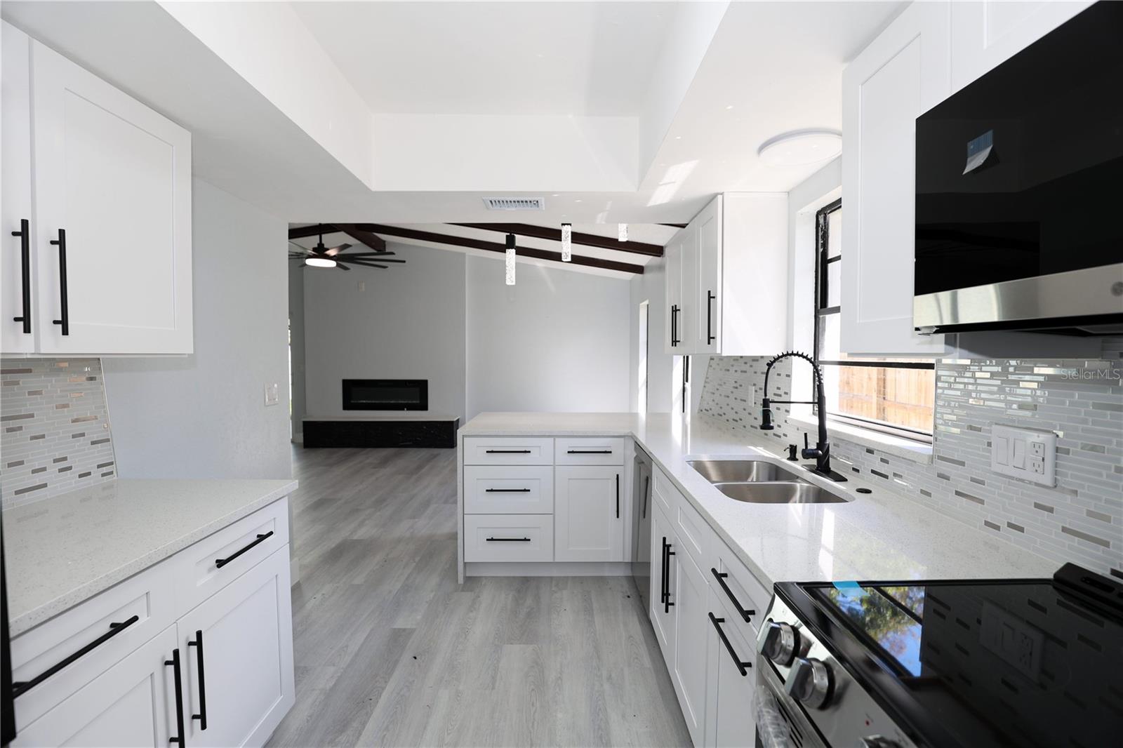524 WYNNWOOD DR — photo 23