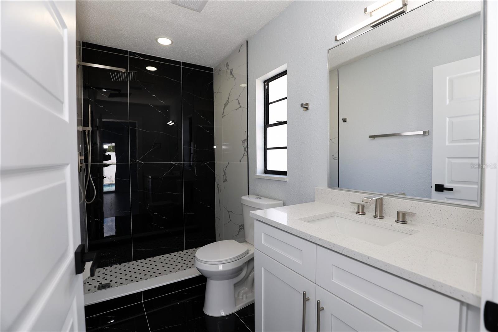 524 WYNNWOOD DR — photo 35