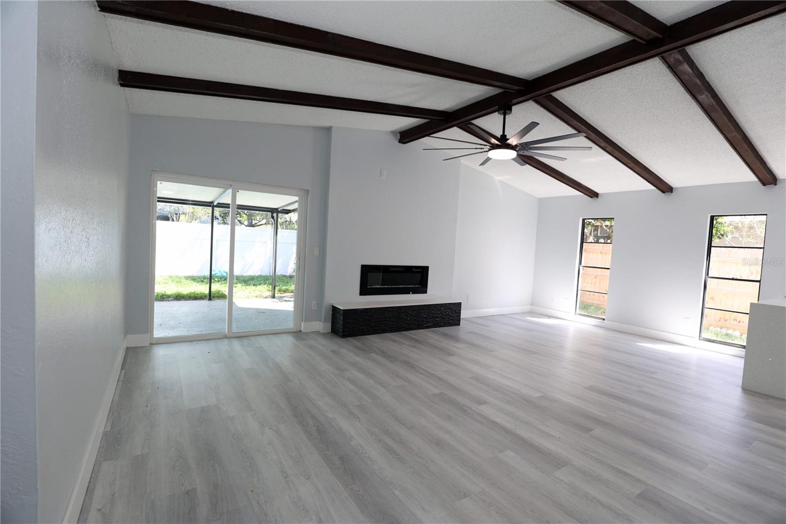 524 WYNNWOOD DR — photo 37