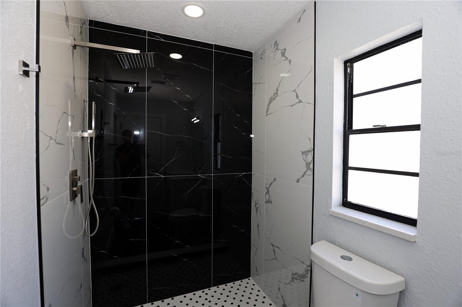 524 WYNNWOOD DR — photo 36