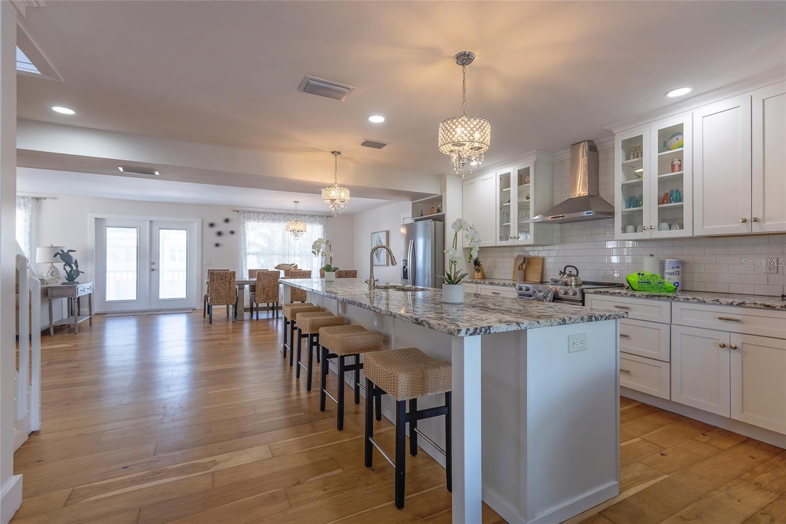 607 S BAY BLVD — photo 10