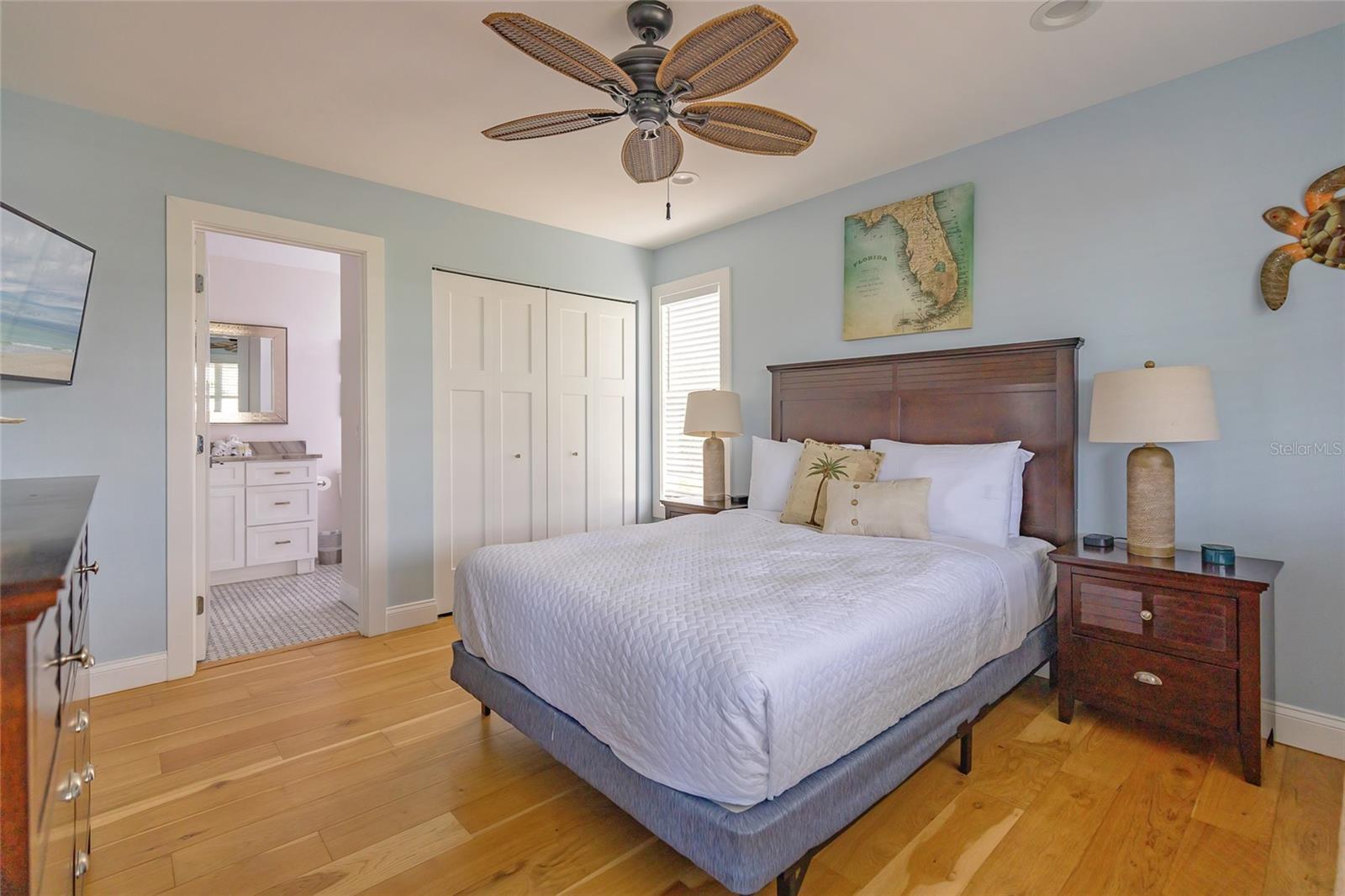 607 S BAY BLVD — photo 27