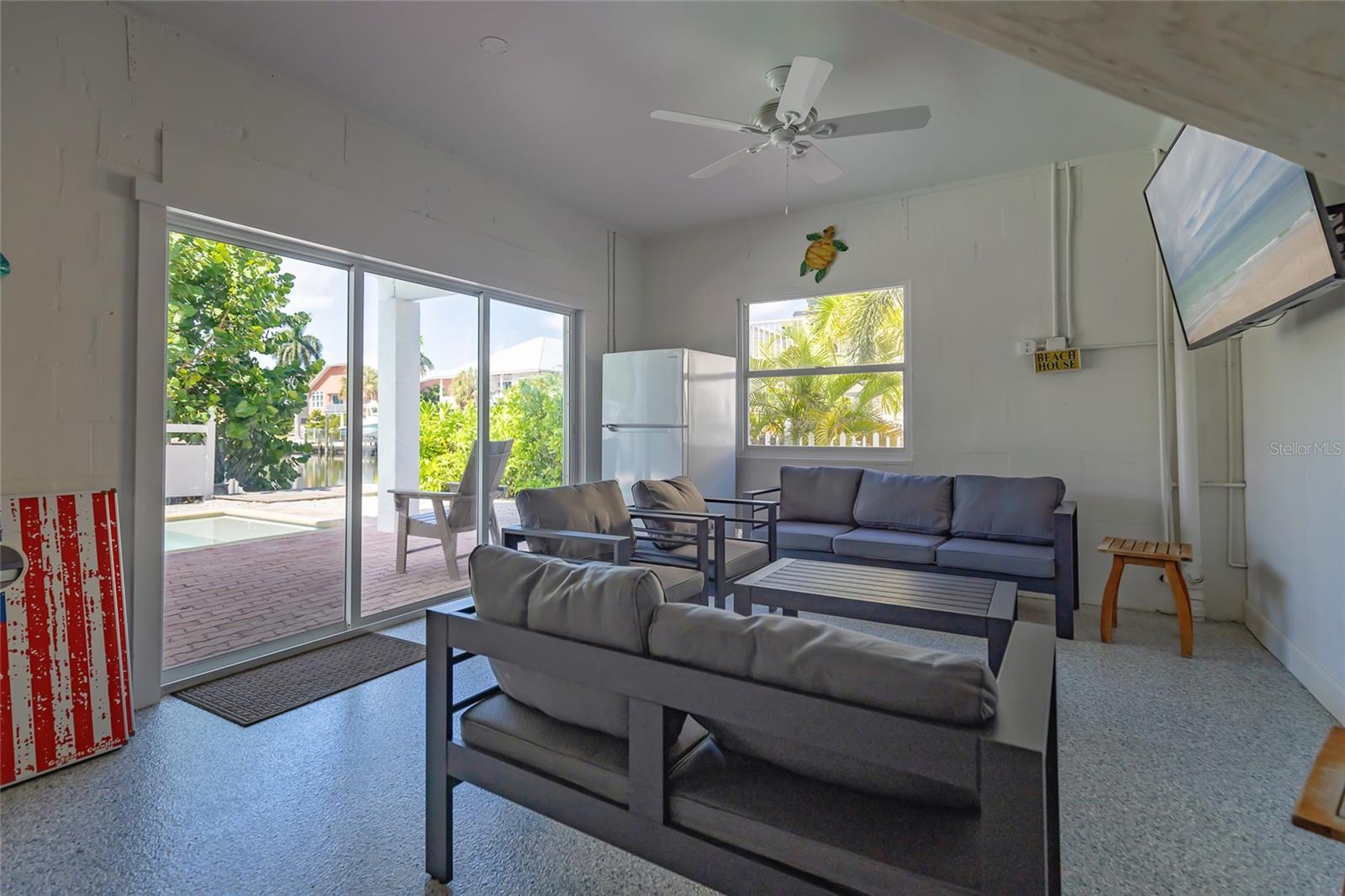 607 S BAY BLVD — photo 42