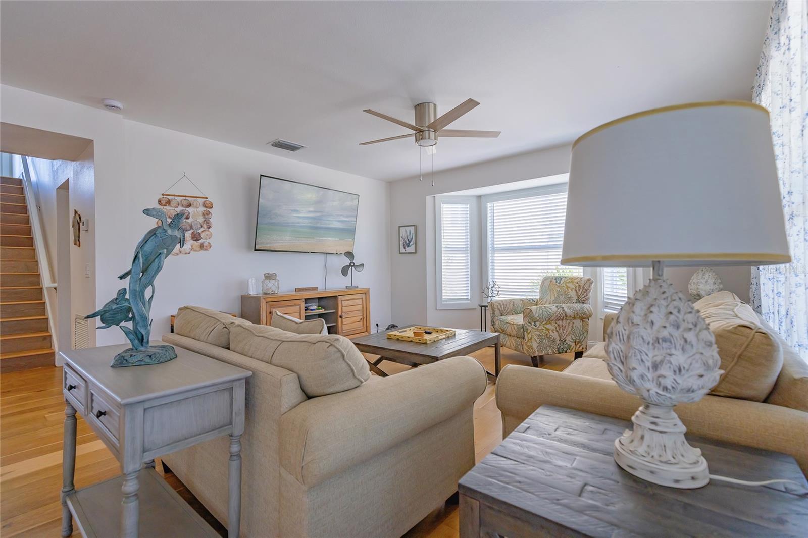 607 S BAY BLVD — photo 16