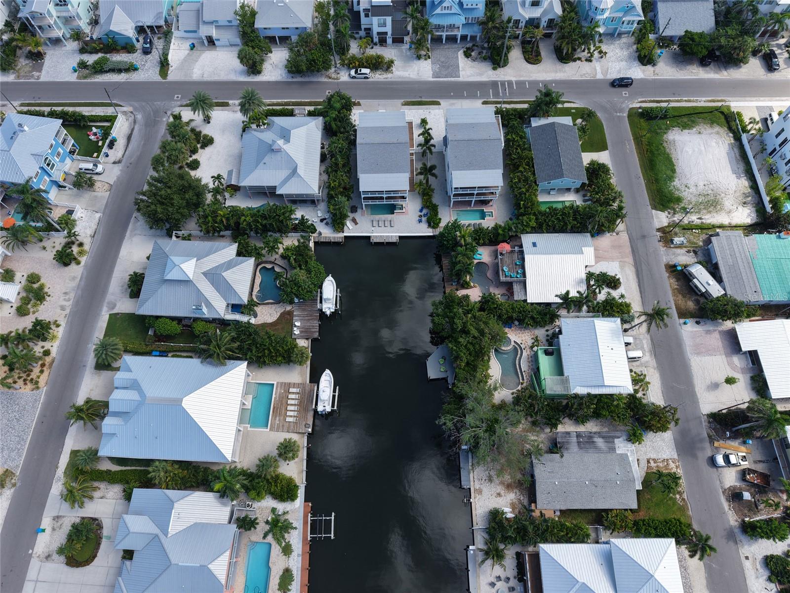 607 S BAY BLVD — photo 43